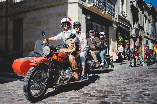 2 in 1 - Visit of Bordeaux and excursion in a vineyard - Bordeaux’s old gates and narrow streets
