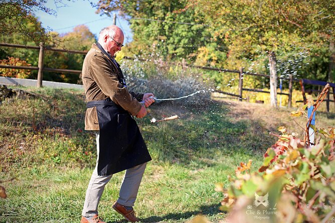 A unique sensory experience in the vineyards - Watching bottles disgorged à la volée