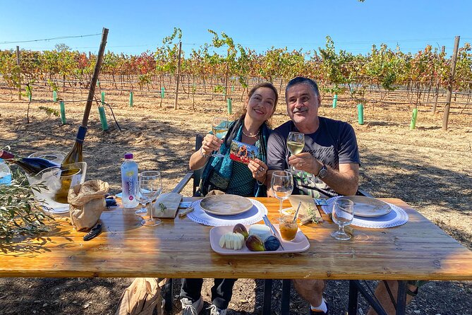 Algarve Romantic Vineyard Picnic in Carvoeiro - A private format that keeps the evening personal