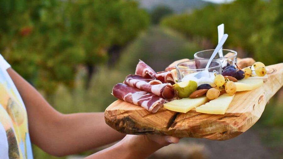 Alghero: lunch or dinner in the vineyard - Key points before you book