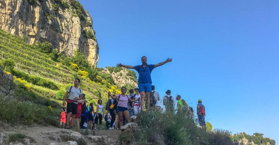 Amalfi: Walking tour between Furore vertical Vineyards - The old staircase and Santa Barbara caves