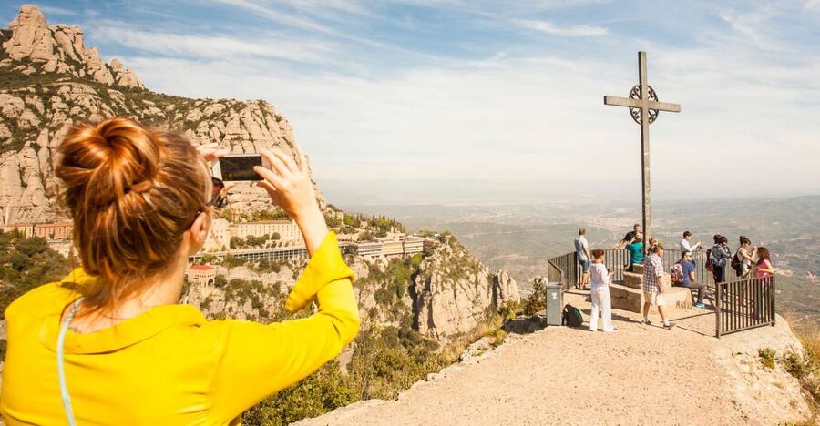 Barcelona: Montserrat with Winery Visit and Farmhouse Lunch - Key points to know before booking