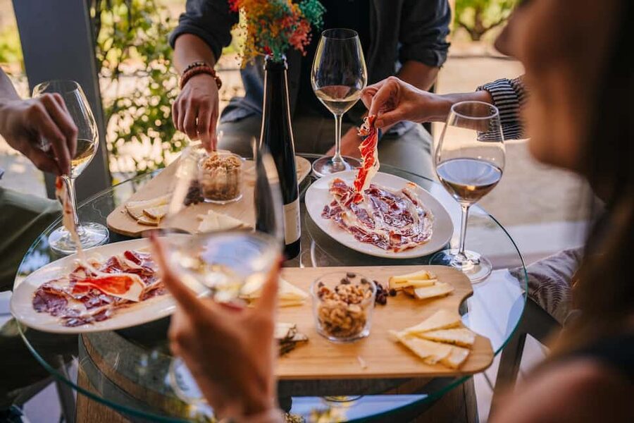 Barcelona: Sailing Cruise & Vineyard Tour with Wine Tasting - Why this Barcelona half-day works so well