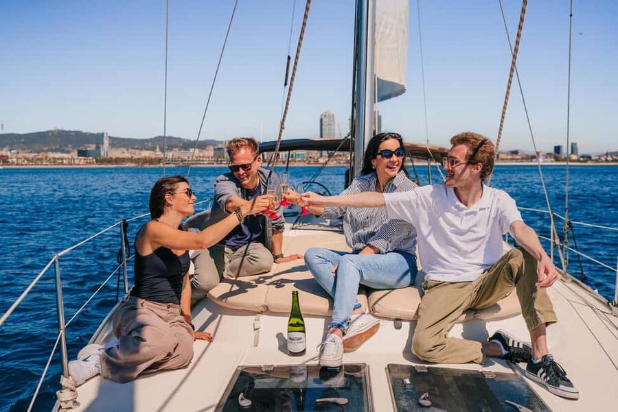 Barcelona: Sailing Cruise & Vineyard Tour with Wine Tasting - Four wines with Catalan food