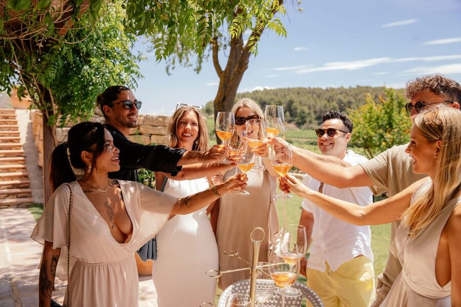 Barcelona: Vineyard Horseback Riding & Wine Tasting + Tapas - Wine, pica pica, and the optional luxury lunch