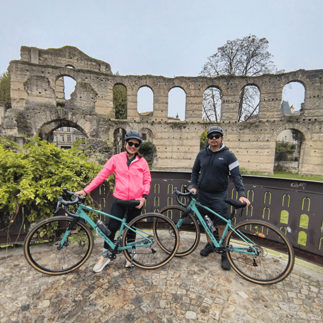 Bordeaux by Gravel Bike : Historic center & vineyards - The winery break and three Bordeaux wines