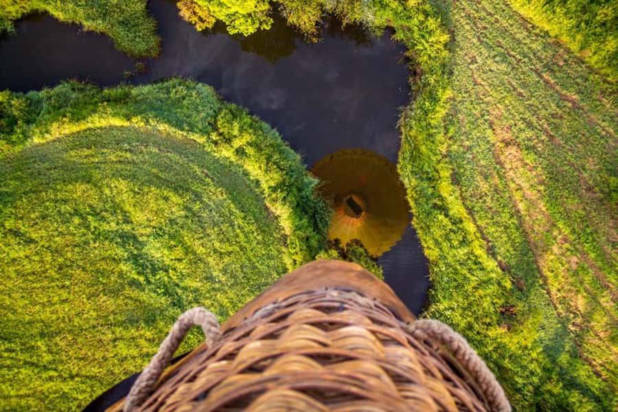 Brisbane: Hot Air Balloon Flight with Vineyard Breakfast - Watching the balloon rise before takeoff