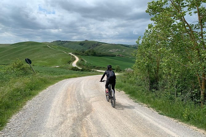 Chianti Delights: A Tale Of Two Wineries With A Vineyard Dinner - A Tuscan dinner among the hills