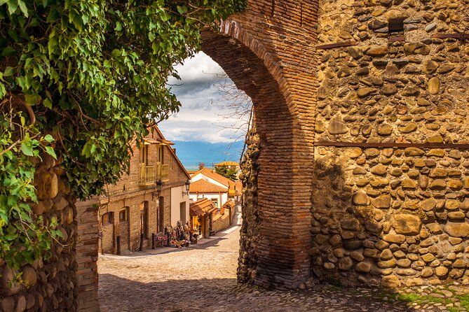Day Trip to Kakheti Wine Region Including 9 Wine Tastings - Sighnaghi mixes old walls with a busy lunch choice