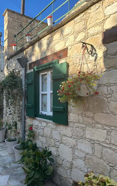 Delightful wine route: Omodos, Arsos Village & Wine Tasting - Omodos: Cobblestones, Courtyards, and a Famous Square