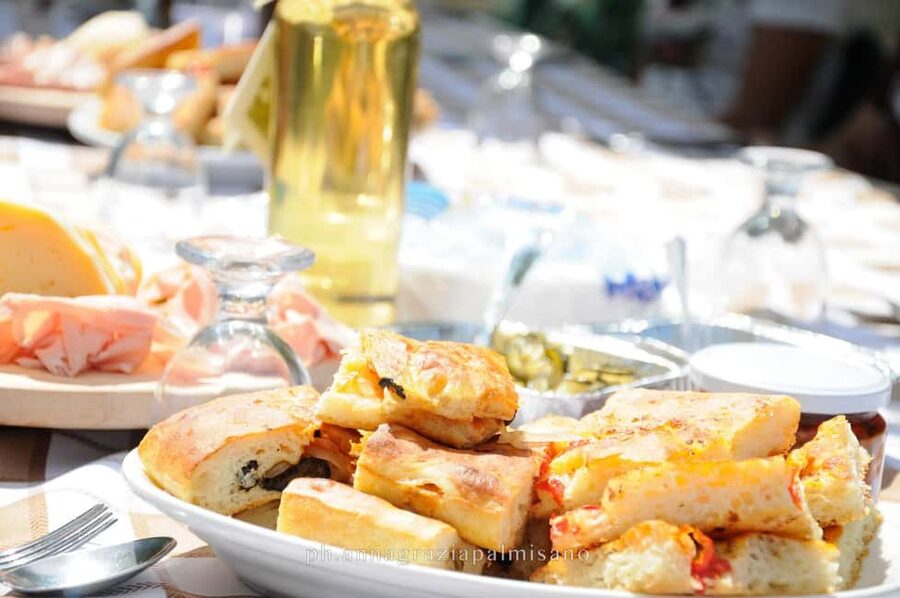 Dinner in the vineyard and wine tasting under the stars - Arriving at an Apulian vineyard after dark