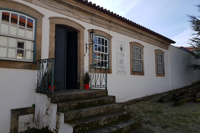 Douro Valley for Wine Lovers with Visit to 4 Wineries and Lunch - The vineyard lunch is the day’s social center