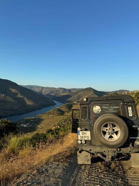 Douro Valley: Private 4wd Tour, Winery Visit, Boat & Lunch - Why this Douro day feels different