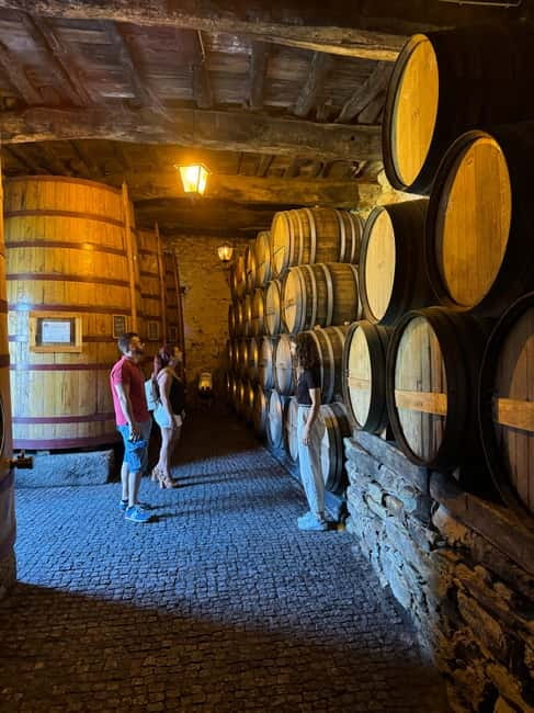 Douro Valley: Private 4wd Tour, Winery Visit, Boat & Lunch - What the $258 price really covers