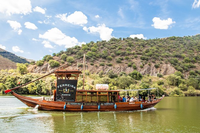 Douro Valley: private tour with lunch and wine estate all inclusive - Lunch in the Douro Valley