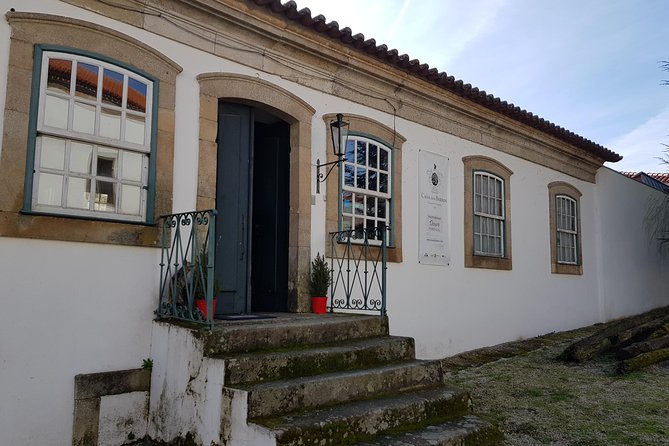 Douro Valley Wine Tour: 3 Vineyard Visits, Wine Tastings, Lunch - What the wine program does well