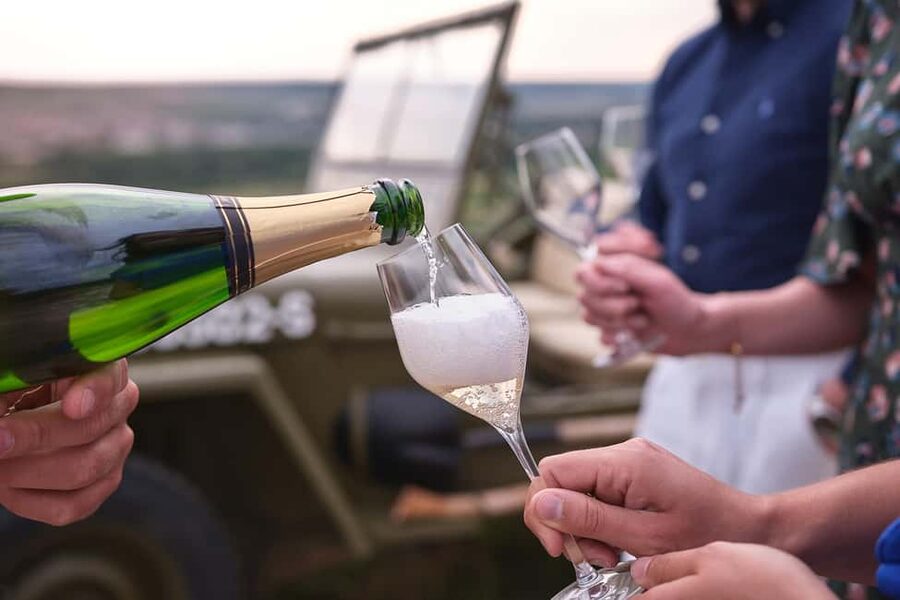 Epernay: Jeep tour of the vineyards with tasting and visits - Why this Jeep ride is different from a Champagne house visit
