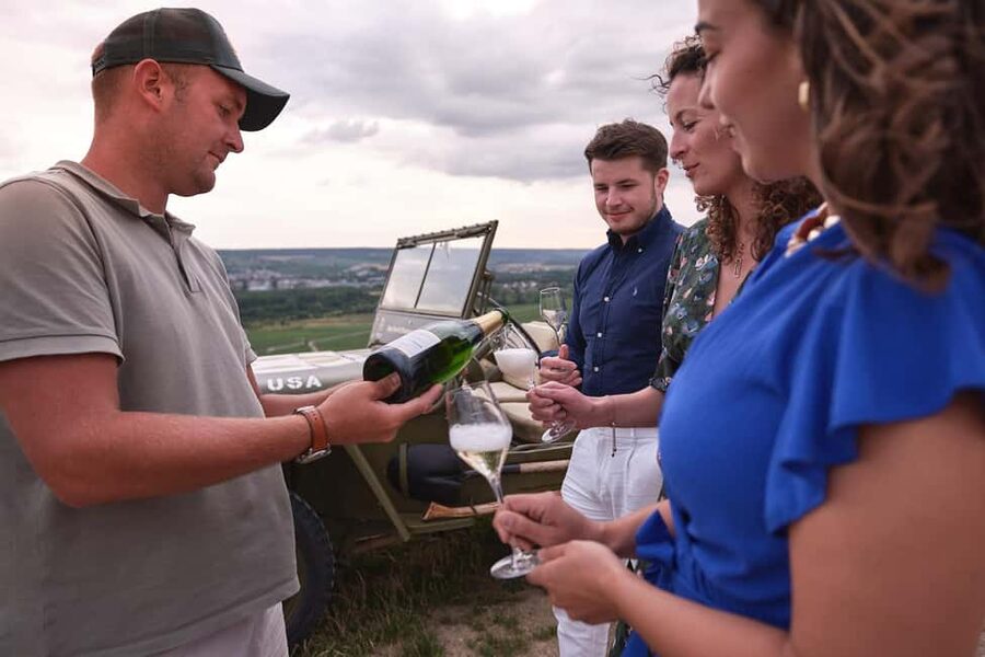 Epernay: Jeep tour of the vineyards with tasting and visits - Viewpoints, village roads, and the Champagne scenery