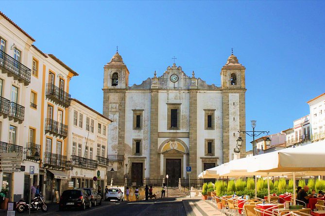 Evora & Alentejo Wine Region Private Luxury Tour - Jardim Diana and the Roman Temple