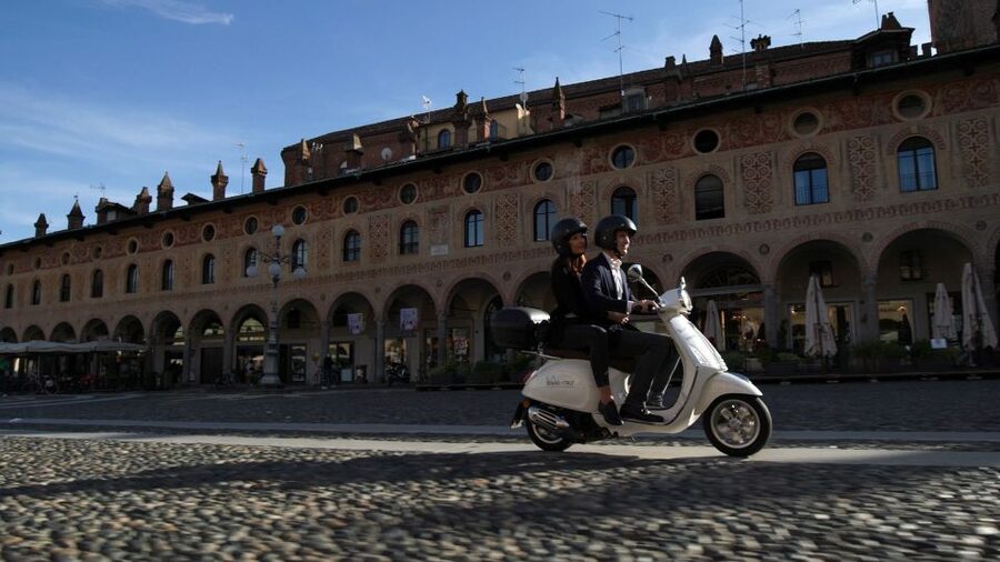 Florence: Chianti Wine Region Vespa or Fiat Topolino Tour - A medieval village and a useful mid-tour break