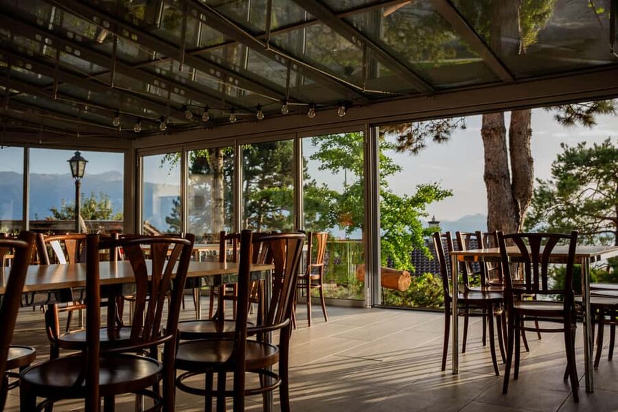 Fondue in the heart of the Lavaux vineyard - The terrace view is part of the meal