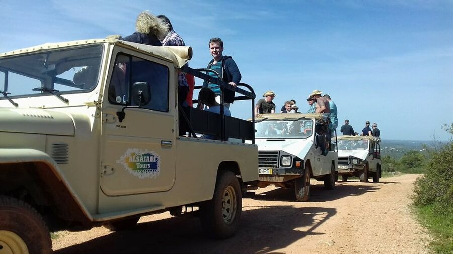 From Albufeira: 4x4 Off-Road Safari & Vineyard Wine Tasting - Tasting Algarve wine with local snacks