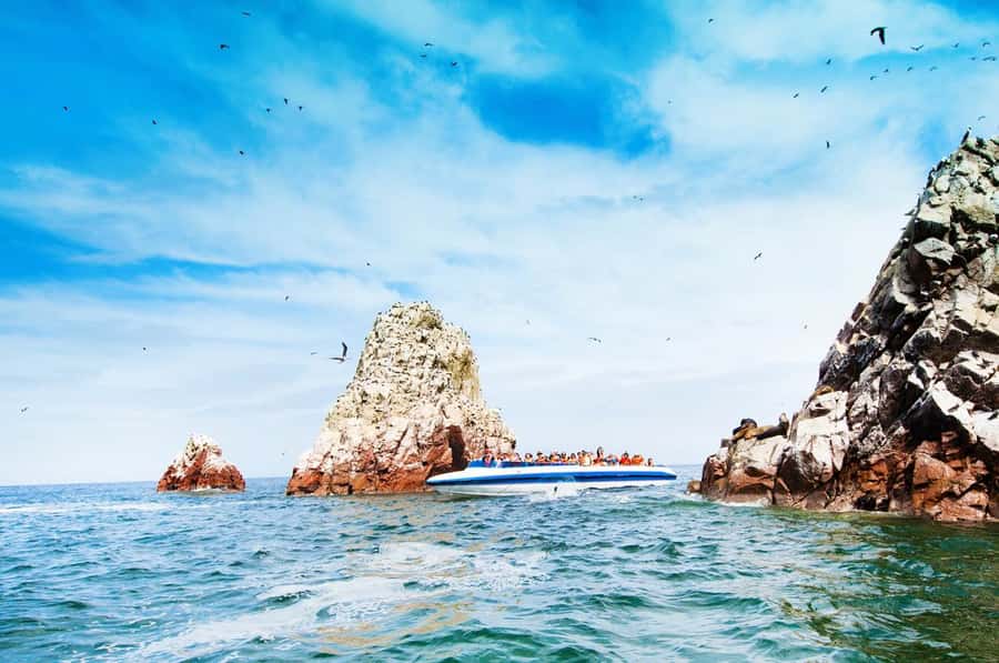 From Lima: Ballestas Islands, Huacachina, and Vineyard Tour - Huacachina and the desert activities