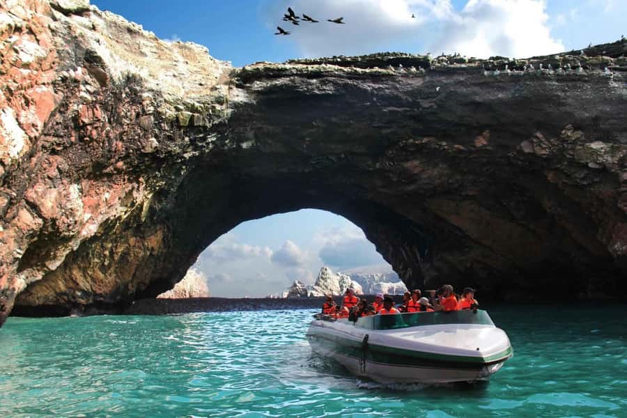 From Lima: Ballestas Islands, Huacachina and Wine Route Trip - The 5:00 AM departure from Lima