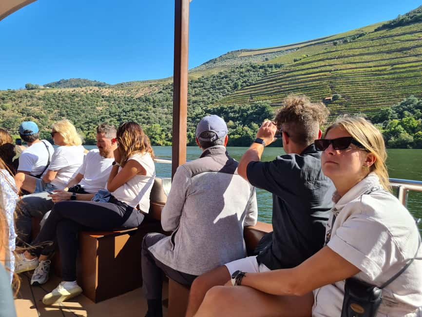 From Porto: 2 Wine Regions, Farm Lunch, and Boat Ride - Miradouro São Cristóvão and the best photo pause