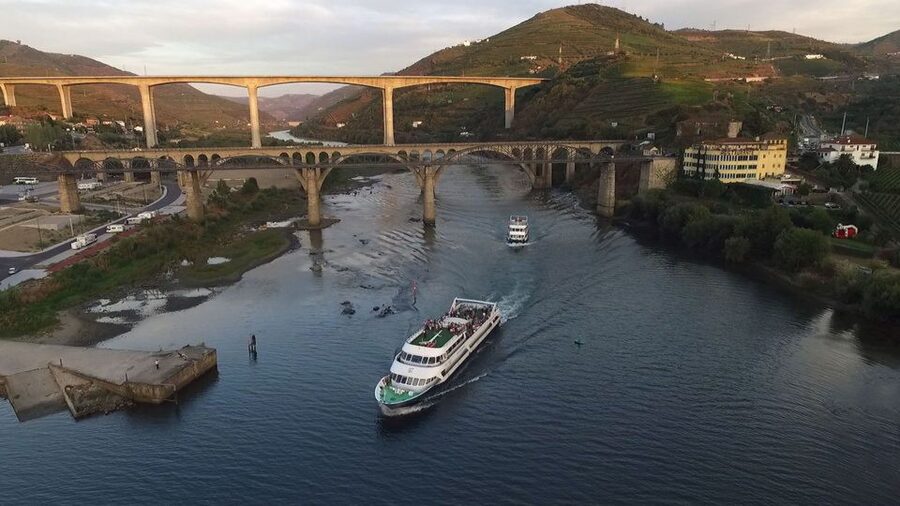 From Porto: Douro River Cruise, Winery Visit & Lunch - Breakfast begins the long river journey