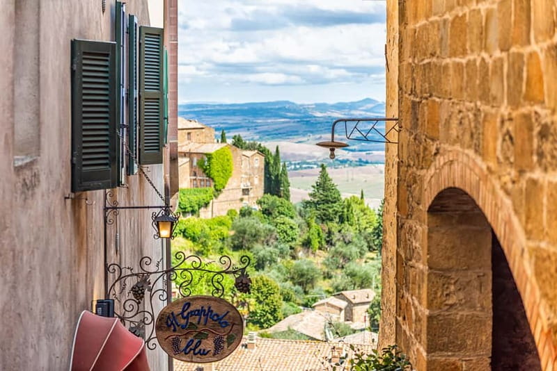 From Roma: Montepulciano and Montalcino, on the Wine Routes - Who should book this day trip?