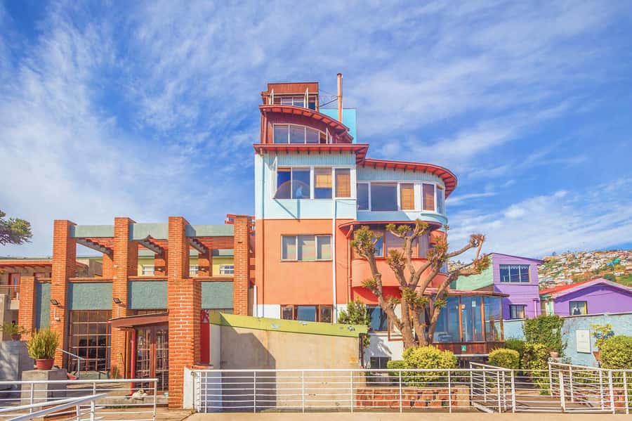 From Santiago: Vineyard, Valparaíso, and Viña del Mar Tour - Three famous Chilean stops in one busy day