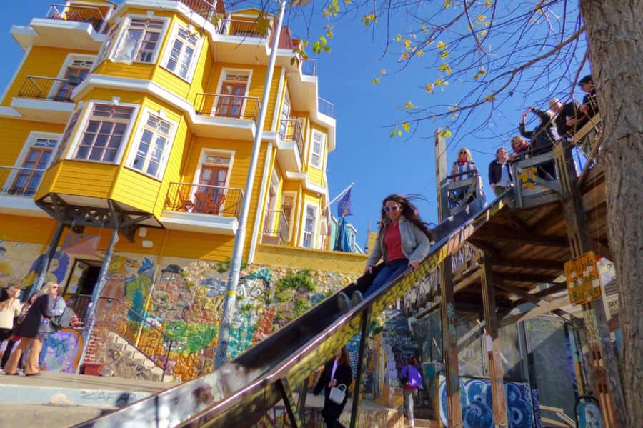 From Santiago: Vineyard, Valparaíso, and Viña del Mar Tour - Casablanca Valley and the first glass of wine