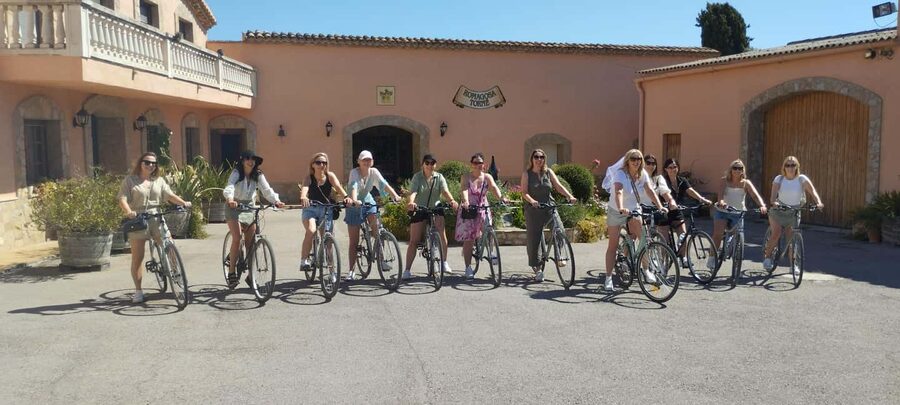 From Sitges: Cycling Tour with Winery visit and Tasting - Alex and the value of a small group