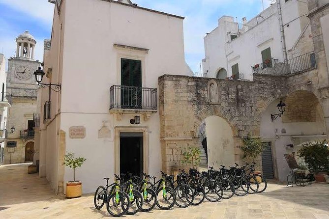 GPS tour with E-Bike on cycleroute of acqueduct Pugliese with wine tasting directly in vineyards - Key points before you book