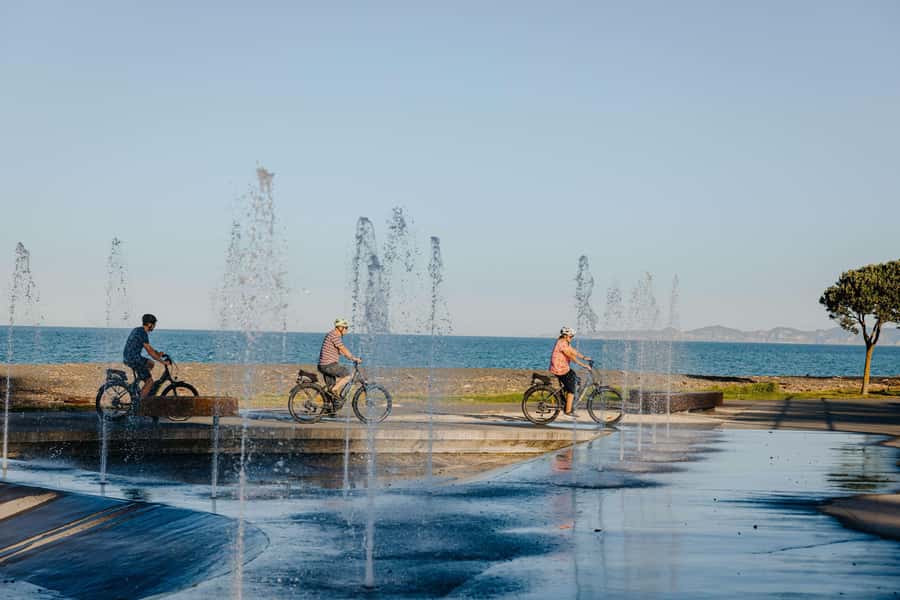Hawke's Bay: Self Guided Coast to Vineyards Cycle Tour - Starting at 117 Marine Parade in Napier