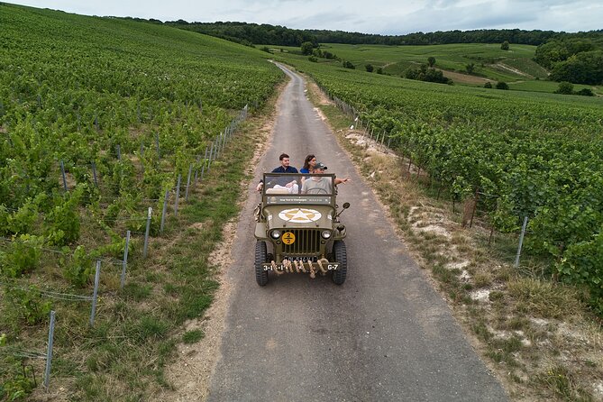 Jeep tour in the Champagne Vineyard with tasting - The 1944 Jeep is part of the experience