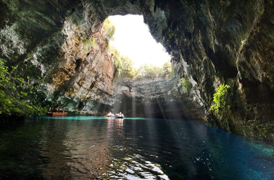 Kefalonia: Full-Day Island Tour with Winery Visit - Drogarati Cave and its natural acoustics