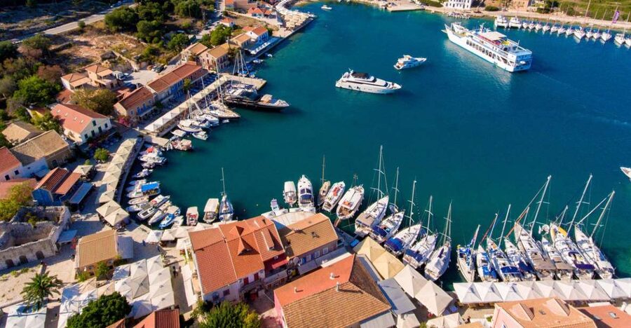 Kefalonia: Full-Day Island Tour with Winery Visit - One hour at Antisamos Beach