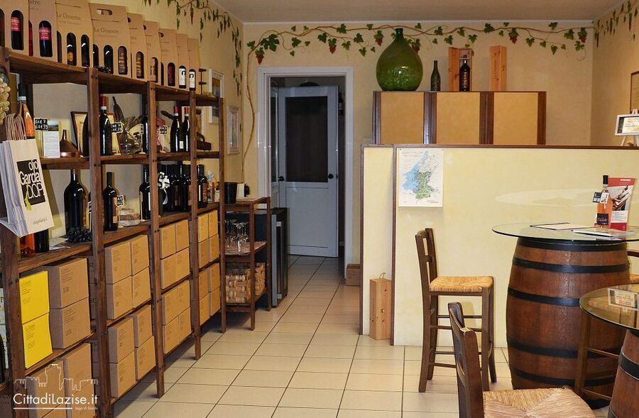 Lake Garda: Wine and Food Tastings in the Vineyards - Local food that keeps the wine tasting grounded