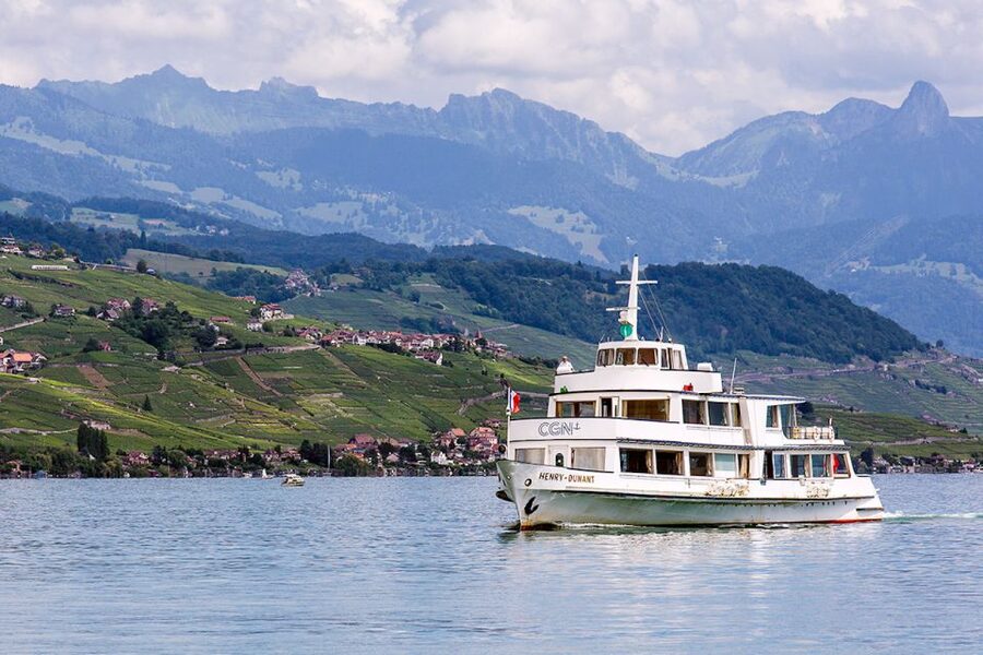 Lausanne: 2-Hour Lake Geneva Cruise Along Lavaux Vineyards - Choosing between standard and First Class