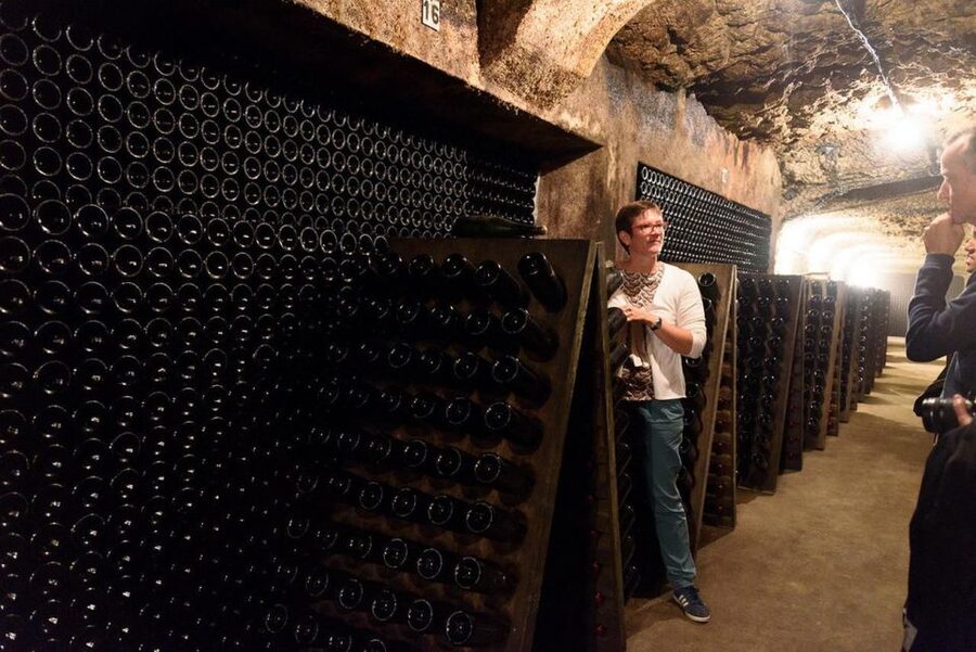 Loire Valley: Vouvray Vineyard Tour and Wine Tasting - Tasting Six Wines With Loire Foods