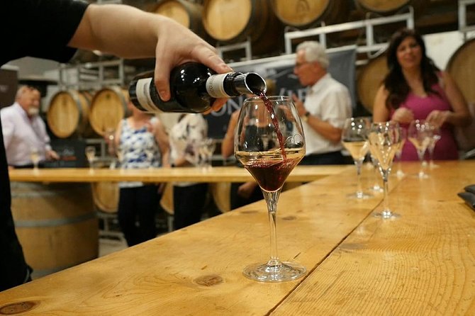 Lunch in the Vineyard: A Scenic Niagara Wine Tour Experience - Why this Niagara wine tour works