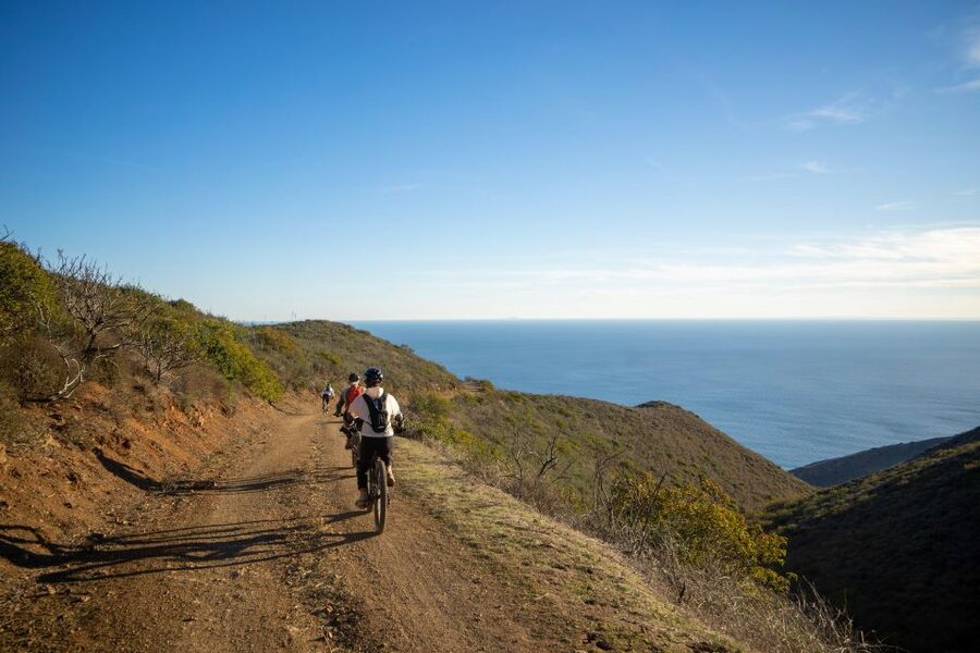 Malibu Wine Country: Electric-Assisted Mountain Bike Tour - Climbing the Santa Monica Mountains by electric bike