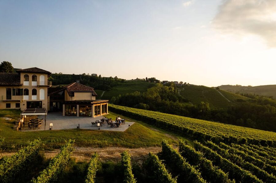 Monforte d'Alba: Barolo Tasting, Vineyard & Cellar Visit - Arriving at Podere Gagliassi in Monforte dAlba
