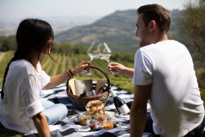 Montalcino: Vineyard Picnic with a Bottle of Wine