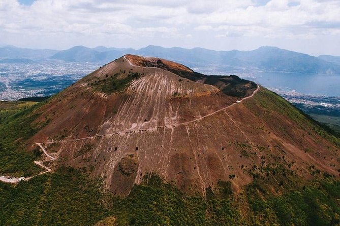 Mt Vesuvius with Winery Visit - Who will enjoy this six-hour outing?
