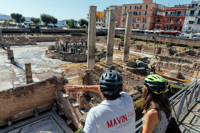Naples Scenic E-Bike Ride to a Local Vineyard with Meal - Starting at Lungomare Yalta