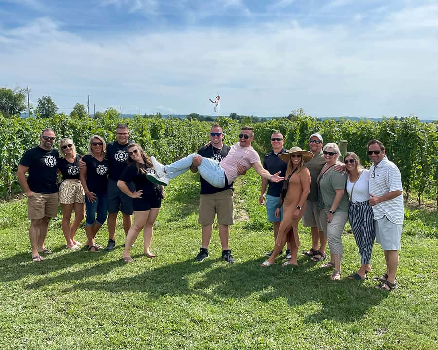 Niagara: Lunch in the Vineyard Experience - Four wineries, one vineyard lunch, and a short driving day