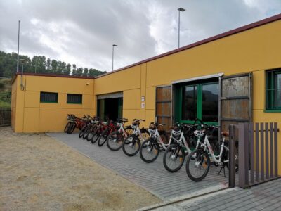 Penedès/BCN: Self-Guided eBike Tour with guided Winery Visit